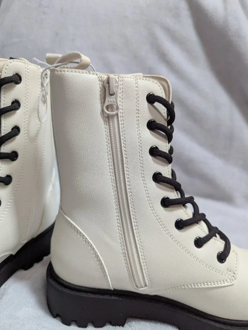 NWT Art Class Kids' Khari Zipper Lace-Up Combat Boots Off-White Girls Size 2